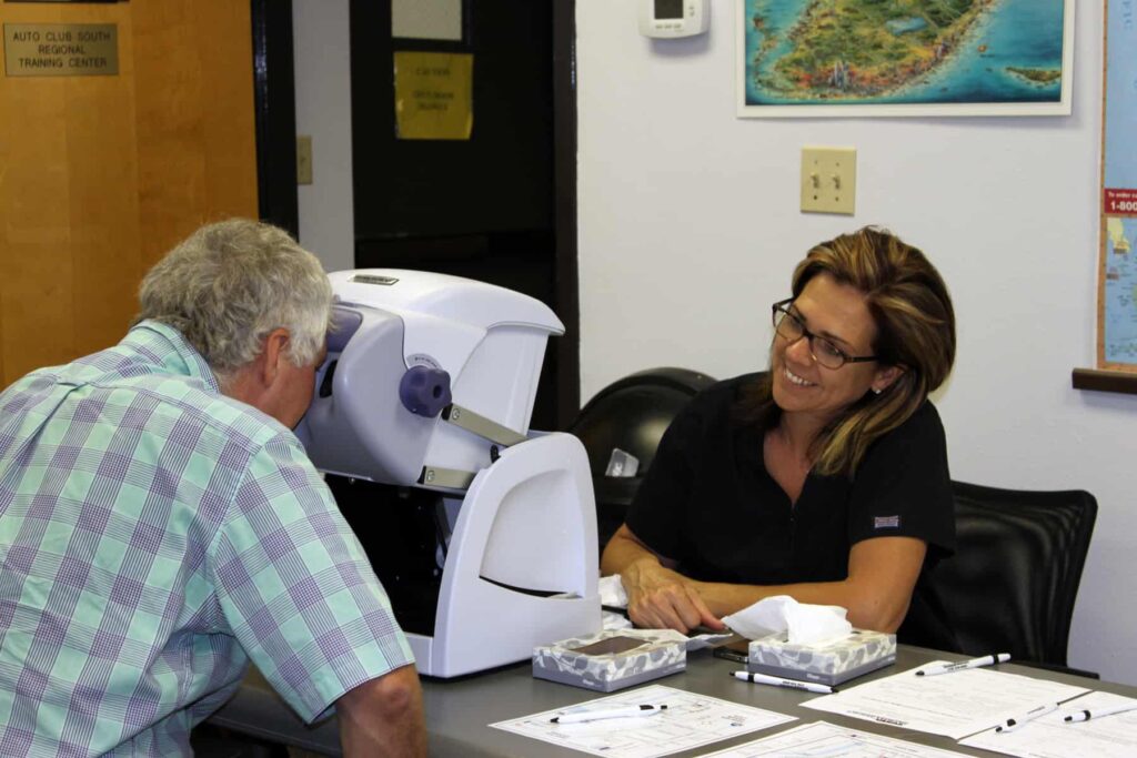 Snead Eye Group Free eye and cataract screenings