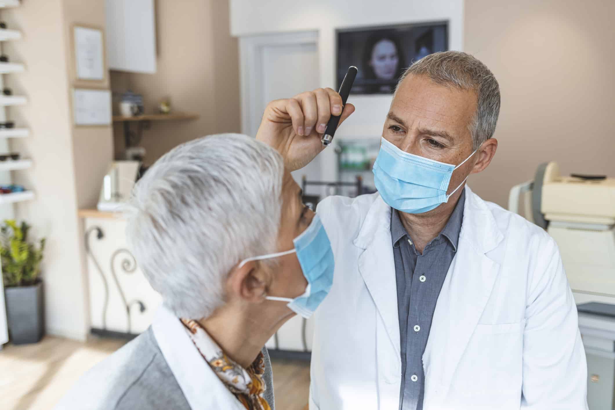 What illnesses can be detected by looking in the eyes?